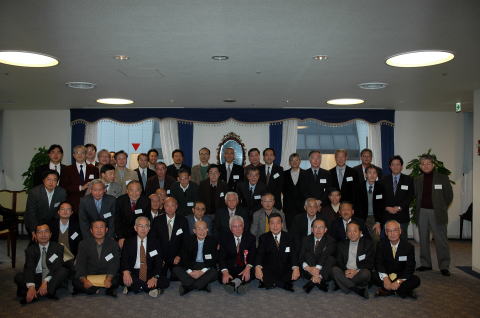 2005年11月20日開催慶吟会ＯＢ会出席者集合写真